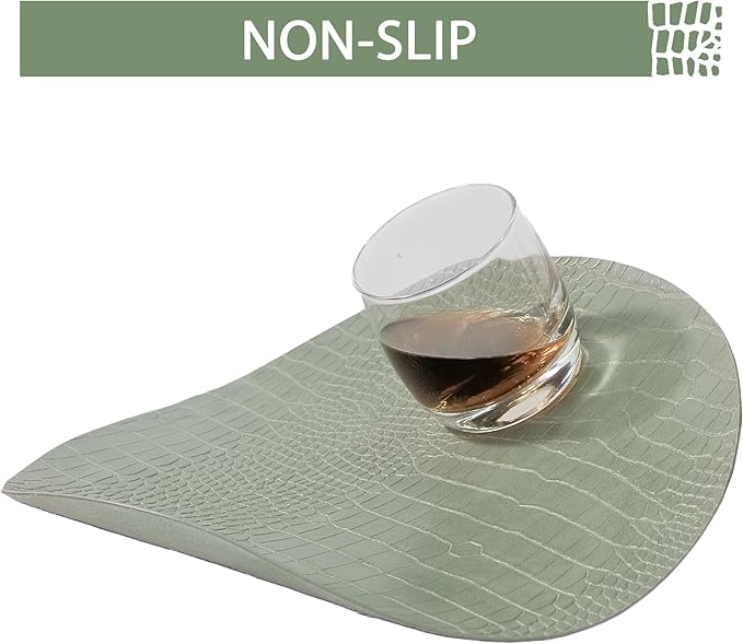 Jovono Round Leather Placemats for Round Tables Set of 4, Green Place Mats and Coasters, Wipeable Waterproof Heat Resistant Table Mats Easy to Care for Indoor Decor 13 inch Diameter