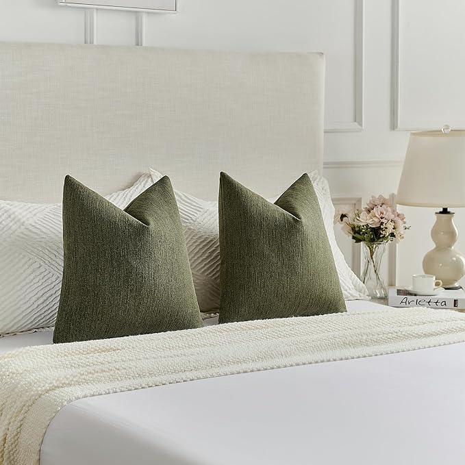 FUTEI Moss Green Chenille Decorative Throw Pillow Covers 20x20 Inch Set of 2,Soft Cozy Faux Linen Textured Cushion Case,Farmhouse Home Decor for Couch Living Room