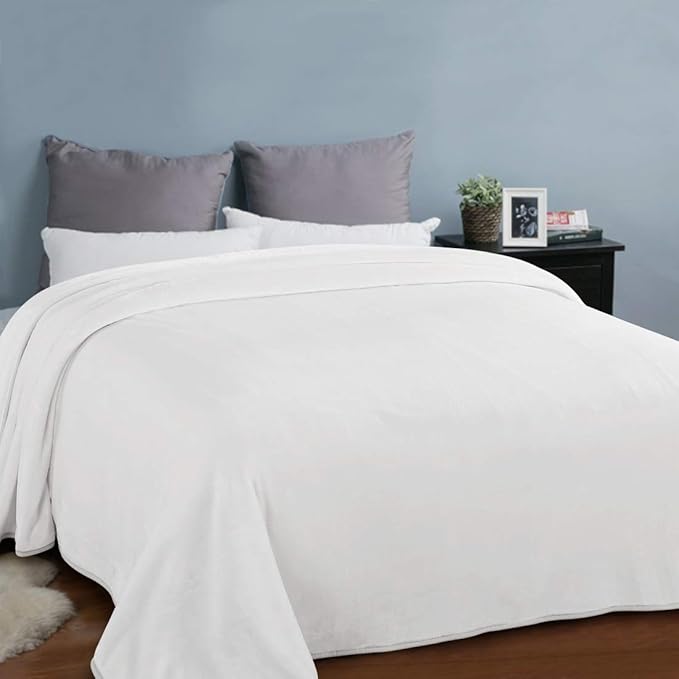 Soft Twin Size Blanket All Season Winter Warm Microplush Lightweight Thermal Fleece Blankets for Couch Bed Sofa,66x90 Inches,White