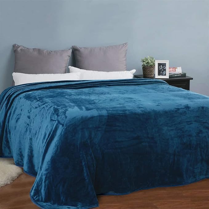 Soft King Size Blanket Warm Fuzzy Microplush Lightweight Thermal Fleece Blankets for Couch Bed Sofa,90x108 Inch, Peacock Blue