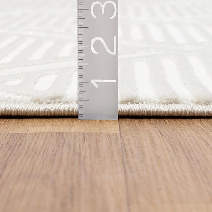 LUXE WEAVERS Orion 2792 Geometric Oval Cream 4x5 Area Rug