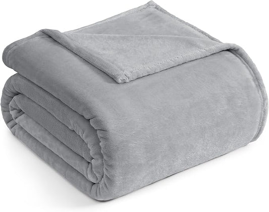 Casa Platino Fleece Blanket King Size – 300 GSM Light Gray Fleece Throw for Bed or Couch – Soft Cozy Warm Holiday Bed Blanket for Winter, Fuzzy Plush Elegant Gifts for Men & Women - 108x90 Inch