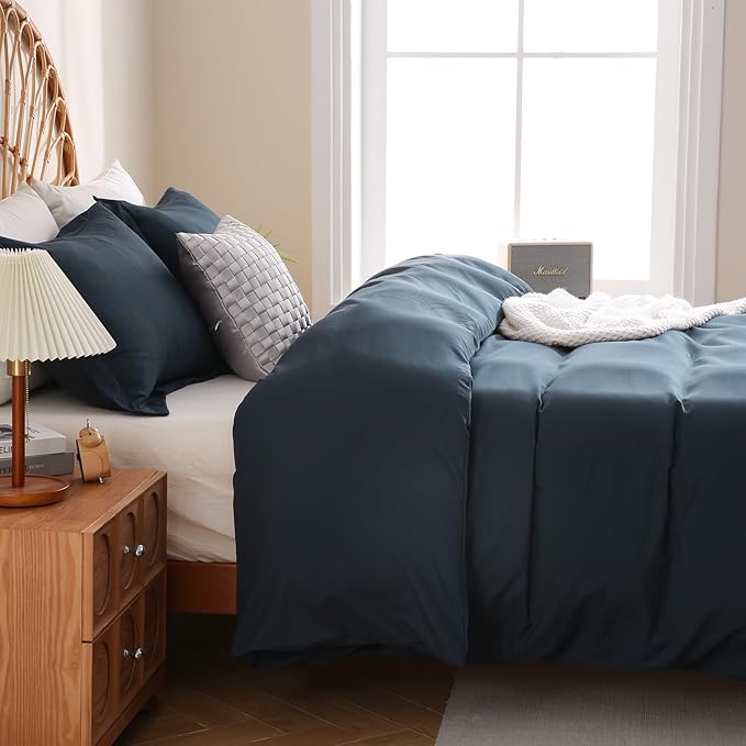 JSD Navy Blue Duvet Cover Set King Size, 3 Piece Duvet Cover with Pillow Shams, Soft Brushed Microfiber Zipper Closure, Comforter Not Included