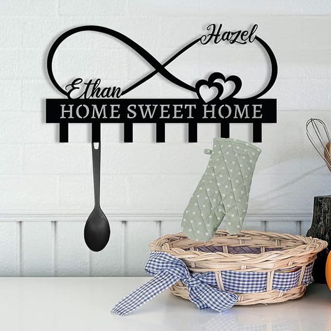 Personalized Metal Couple's Name Key Holder, Custom Infinity Key Hook,Metal Wall Mount Custom Name Hooks, Name Letter Wall Decoration Key Hooks, Key Hanger Decor, Key Organizer for Room, Wedding Gift