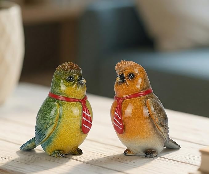 VVGIFTS Decorative Robin Bird Figurines, Set of 2 Resin Sculptures, Two Colors and with Red Scarves for Home and Office Decor