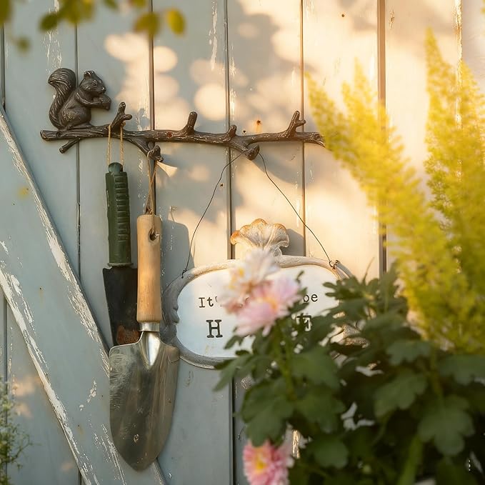 NIKKY HOME Cast Iron Rustic Coat Hook Hanger Vintage Squirrel Decorative Wall Hooks Practical Metal Storage Organiser Wall Mounted Hanging Hooks for Garden Tools Keys Indoor Outdoor Decoration