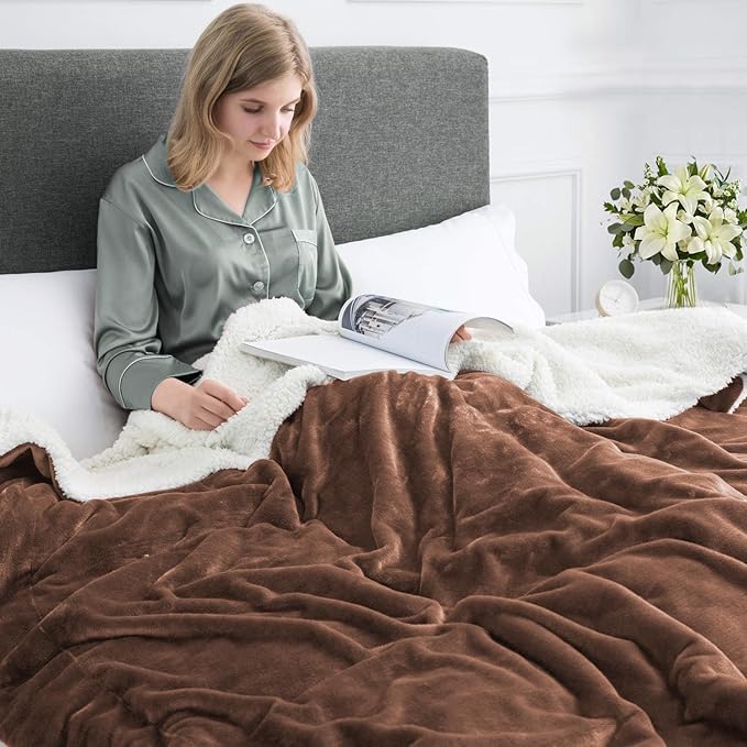 MOONLIGHT20015 Sherpa Fleece Twin Blanket - (Coffee, 60X80 Inches) Warm and Fluffy Blankets for Winter - Reversible Thick and Cozy Twin Size Blankets for Bed, Camping and Travel