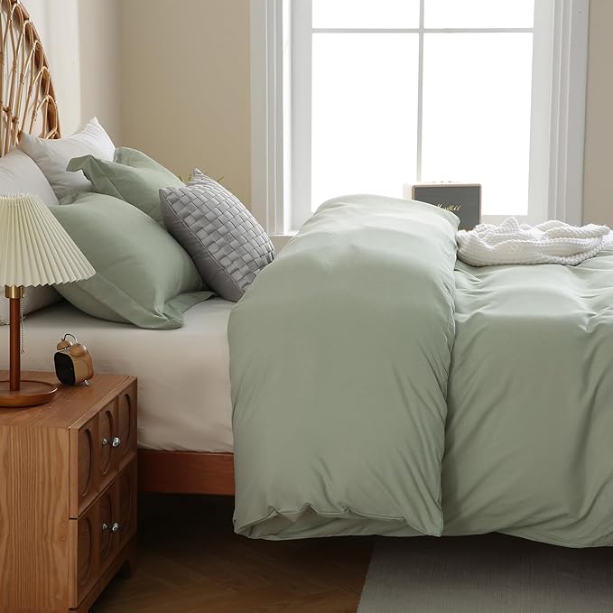 JSD Sage Green Duvet Cover Set Queen Size, 3 Piece Duvet Cover with Pillow Shams, Soft Brushed Microfiber Zipper Closure, Comforter Not Included