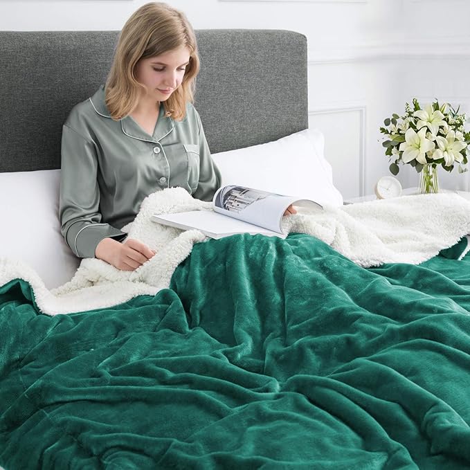 MOONLIGHT20015 Sherpa Throw Blanket - (Emerald Green, 50X60 Inches) Soft and Warm Blankets for Winter Thick, Fluffy and Plush Blanket for Bed, Sofa, Camping and Travel