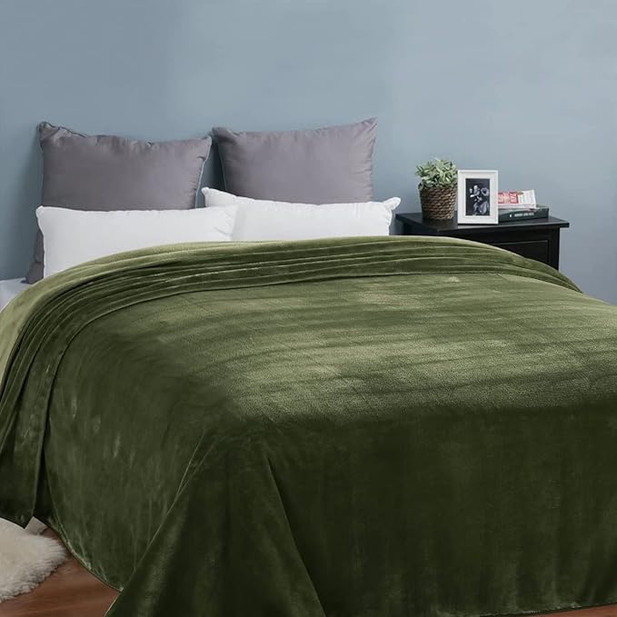 EASELAND Soft King Size Blanket All Season Warm Microplush Lightweight Thermal Fleece Blankets for Couch Bed Sofa,90x108 Inches,Olive Green