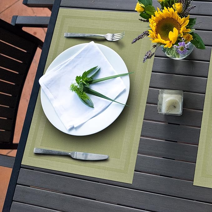 Winknowl Placemats Set of 6，Heat Resistant Woven Vinyl Washable PVC Place Mats，Non-Slip Stain Resistant Indoor/Outdoor Table Mats for Dining Table (Green)