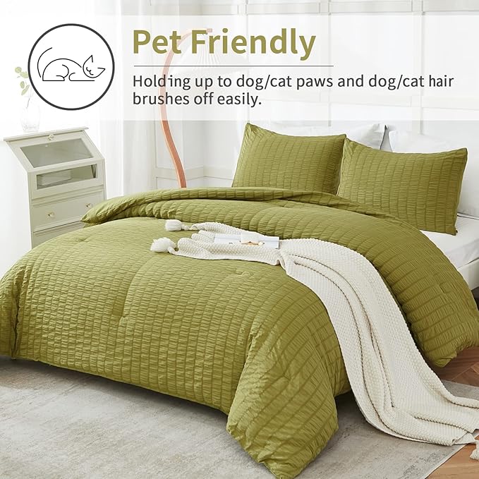 AveLom Olive Green Seersucker California King Comforter Set (104x96 inches), 3 Pieces-100% Soft Washed Microfiber Lightweight Comforter with 2 Pillowcases, All Season Down Alternative Bedding Set