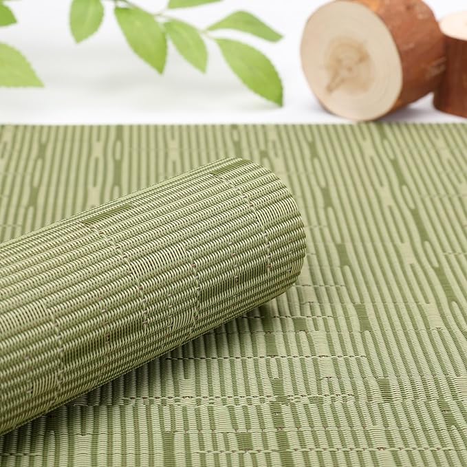 Myir JUN Placemats Set of 6, Vinyl Woven Placemats Place Mats Indoor Washable Table Mats Non-Slip Place mats for Dining Table (Green, Set of 6)