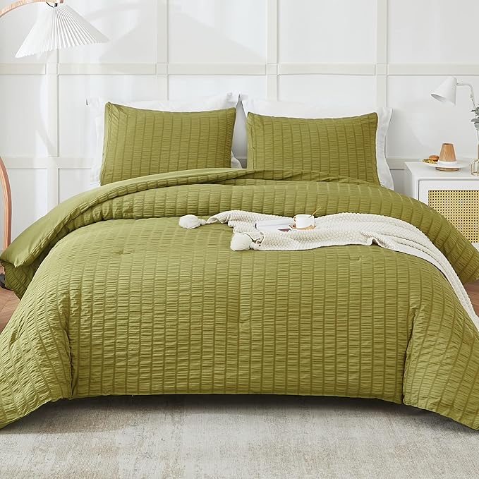AveLom Olive Green Seersucker California King Comforter Set (104x96 inches), 3 Pieces-100% Soft Washed Microfiber Lightweight Comforter with 2 Pillowcases, All Season Down Alternative Bedding Set