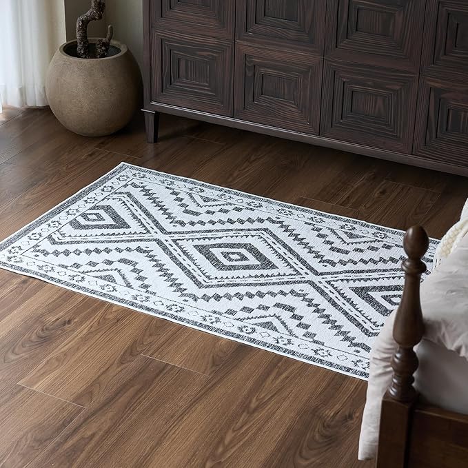 RAMEFILD Moroccan Washable Area Rug 3x5, Geometric Tribal Decorative Woven Rug, Non-Slip Boho Farmhouse Soft Low-Pile Entry Throw Mat for Living Room Bedroom Dining Table, Black and White