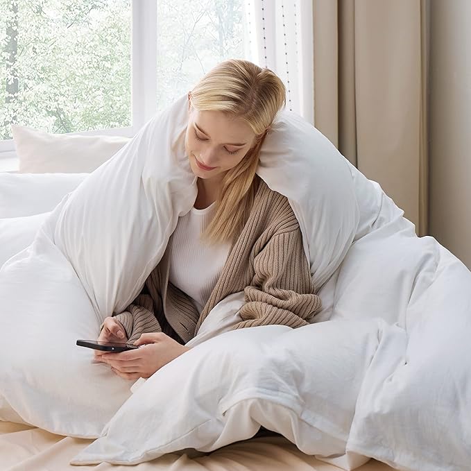 Bedsure White Duvet Cover Queen Size - 3 Pieces Prewashed Cotton-Like Extra Soft Bedding Set, Includes 1 Duvet Cover 90x90 Inches with Zipper Closure & 2 Pillow Shams, Comforter Not Included
