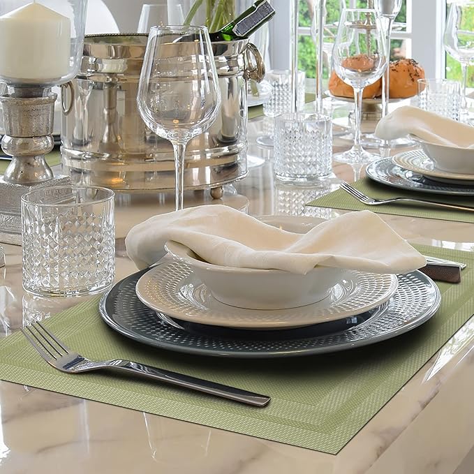 Winknowl Placemats Set of 6，Heat Resistant Woven Vinyl Washable PVC Place Mats，Non-Slip Stain Resistant Indoor/Outdoor Table Mats for Dining Table (Green)