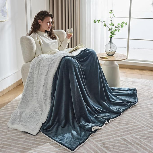 NANPIPER Warm Sherpa Blanket King Size for Bed, Soft Fleece for Winter, Fuzzy Plush Throw Gift for Women, Forest Green 90x108 Inches