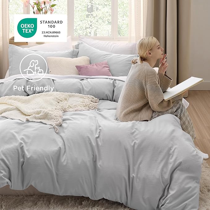Bedsure Light Grey Duvet Cover King Size - 3 Pieces Prewashed Cotton-Like Extra Soft Bedding Set, Includes 1 Duvet Cover 104x90 Inches with Zipper Closure & 2 Pillow Shams, Comforter Not Included