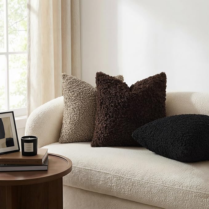 decorUhome Pack of 2 Throw Pillow Covers 22x22 Inch, Faux Fur Decorative Sherpa Pillow Covers Fuzzy Accent Soft Sheepskin Fleece Pillow Cases for Couch Living Room Bed, Chocolate