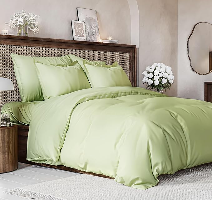 CGK Unlimited Duvet Cover Full Size Set - Extra Soft Full Size Duvet Cover 80 x 90 with 2 Pillow Shams - Hotel Quality w/Zipper Closures & Ties - Bedding and Bed Linens Set (Light Sage Green)