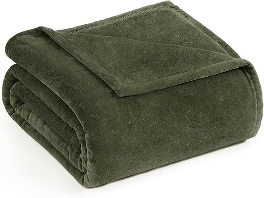 Casa Platino Fleece Blanket King Size – 300 GSM Olive Green Fleece Throw for Bed or Couch – Soft Cozy Warm Winter Blanket for Bed, Fuzzy Plush Elegant for Men & Women - 108x90 Inch