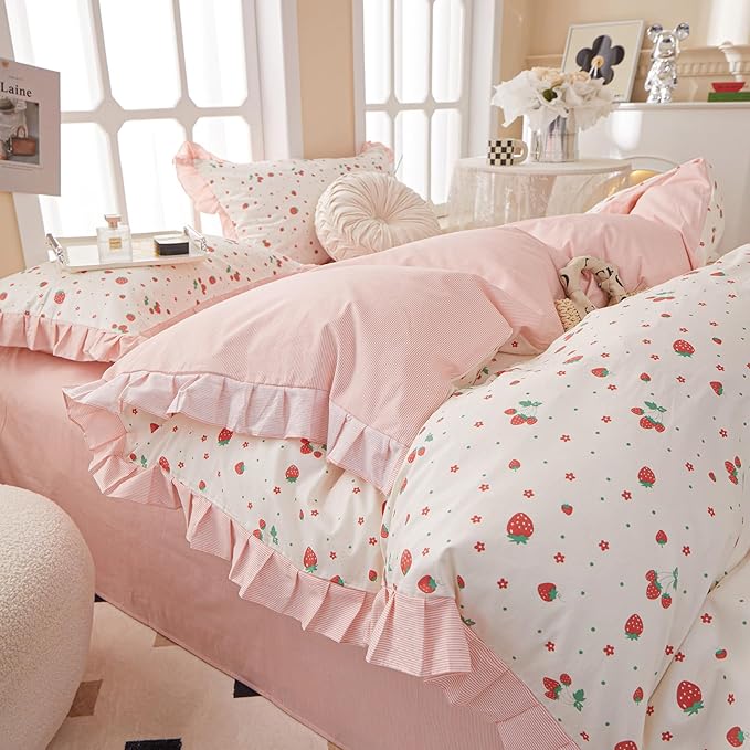 LifeTB Kawaii Pink Strawberry Duvet Cover Queen 100% Cotton Girls Princess Lace Duvet Cover Cute Strawberry Bedding Set Romantic Ruffle Comforter Cover Kids Kawaii Bedding Cover with 2 Pillowcases