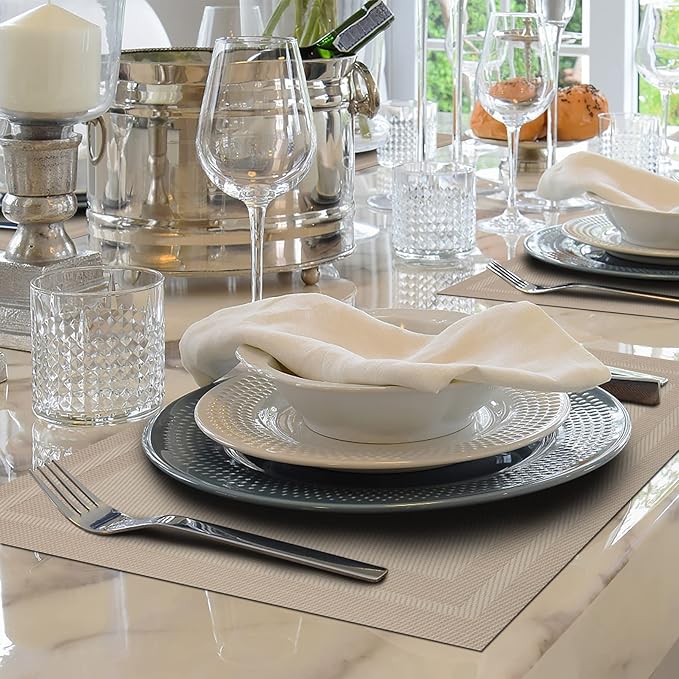 Winknowl Placemats Set of 8，Heat Resistant Woven Vinyl Washable PVC Place Mats，Non-Slip Stain Resistant Indoor/Outdoor Table Mats for Dining Table (Gold)