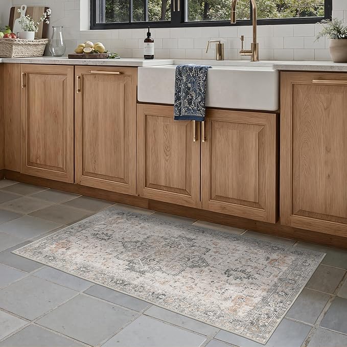 BESBLEE Runner Rug 2'6''x4, Non Slip Hallway Runner Rugs, Low Pile Lightweight Machine Washable Vintage Rug for Hallway, Entryway, Bedroom, Kitchen and Corridor,Light Taupe Brown
