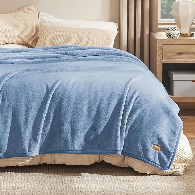 Bedsure Fleece King Size Blanket for Bed - GentleSoft Warm, Cozy, Soft & Thick Blanket for Winter, Heavy 500Gsm Anti-Static Design, Ideal for Couch & Sofa, Ashley Blue, 108x90 Inch
